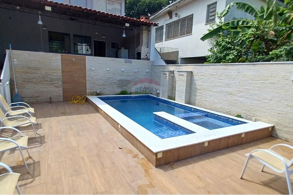 Casa à venda com 3 quartos, 266m² - Foto 31