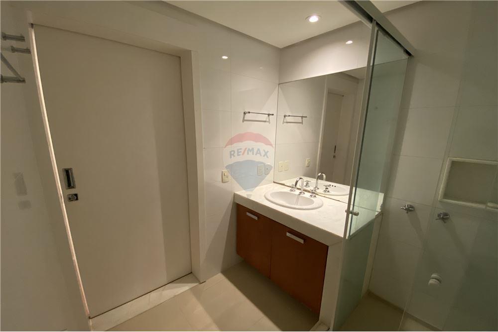 Apartamento para alugar com 2 quartos, 218m² - Foto 14