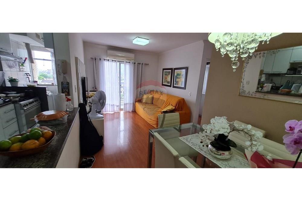 Apartamento à venda com 2 quartos, 61m² - Foto 4