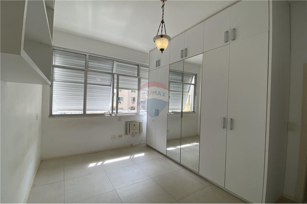 Apartamento à venda com 3 quartos, 107m² - Foto 21