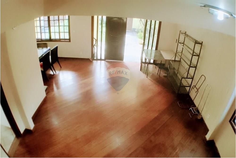 Casa para alugar com 6 quartos, 403m² - Foto 5