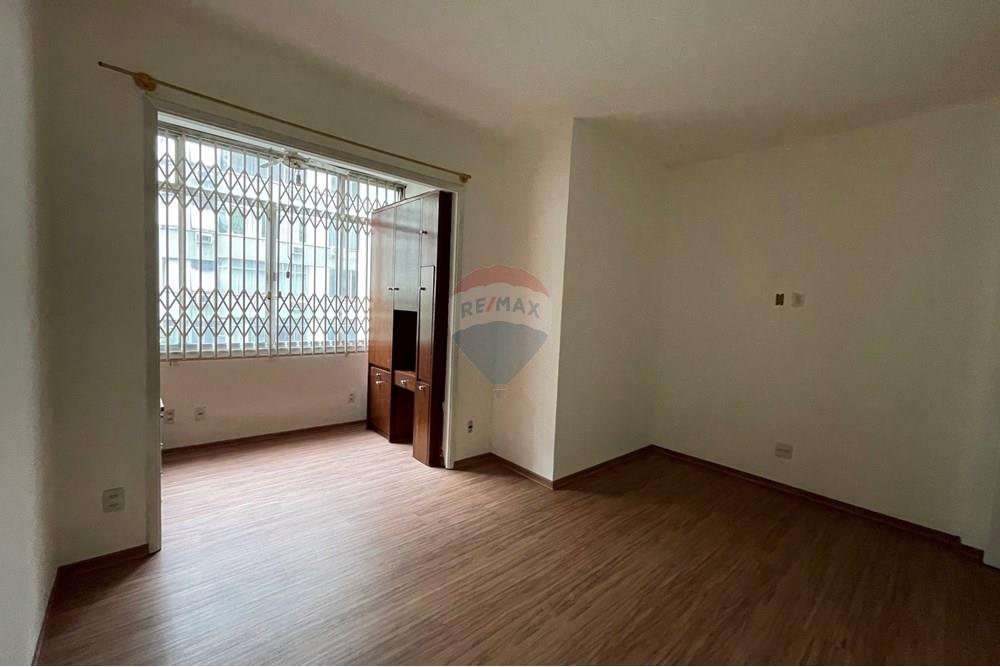 Apartamento à venda com 3 quartos, 76m² - Foto 15