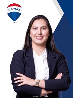 Larissa Oliveira - Carvalho & Oliveira - RE/MAX PONTO II