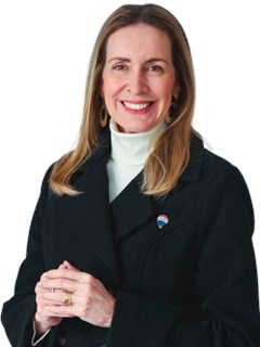 Adriana Peraro - RE/MAX CASANOVA