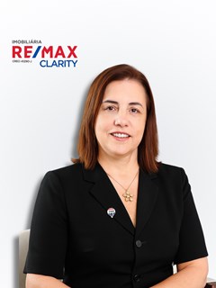 Stella Ito - RE/MAX CLARITY