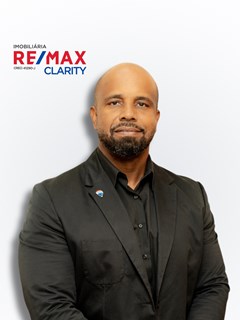 Cristian Vindilino - RE/MAX CLARITY