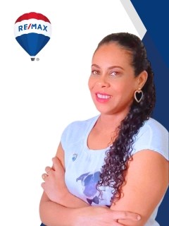 Natália Macêdo - RE/MAX PONTO II