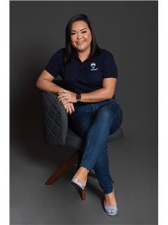 Broker/Owner - Vanessa Cristina Kuzuhara Fernandes - RE/MAX BEACH HOME III