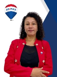 SaletedaSilvaCarvalho - RE/MAX PONTO II