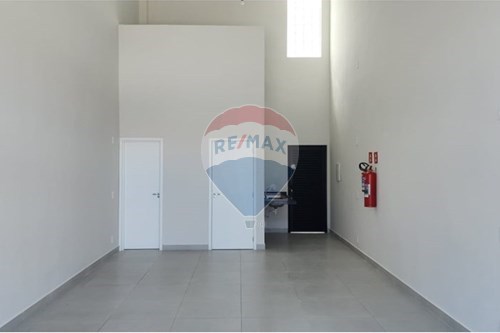 Alugar-Ponto Comercial-Avenida Brigadeiro José Vicente Faria Lima , 761  - Próximo ao campo do Alvinópolis  - Alvinópolis , Atibaia , São Paulo , 12942550-690471015-4