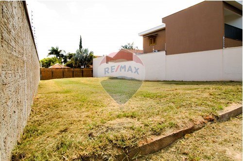 Venda-Terreno-Av Victorino Gonzalez Y Gonzalez , 0  - Av Victorino Gonzalez Y Gonzalez  - Jardim Vale das Rosas , Araraquara , São Paulo , 14806030-690151011-53