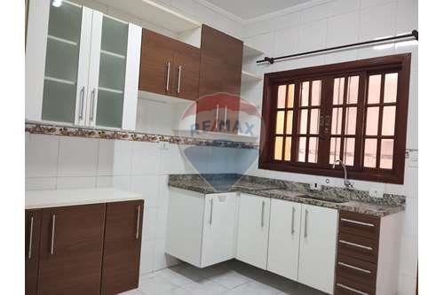 For Rent/Lease-Townhouse-Nossa  Senhora Aparecida, CENTRO , 111  - Próximo ao Fórum  - Centro , Atibaia , São Paulo , 12940-290-690471015-773