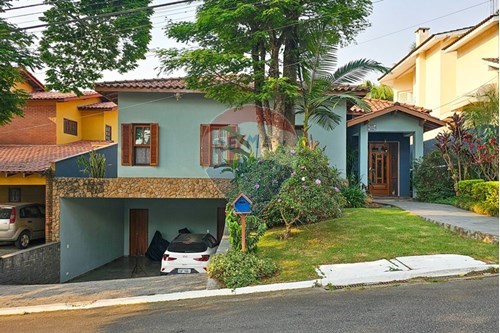 casas a venda em santana de parnaiba - RE/MAX