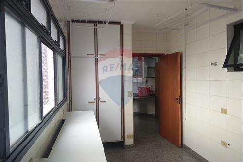 Apartamento à venda com 4 quartos, 221m² - Foto 9