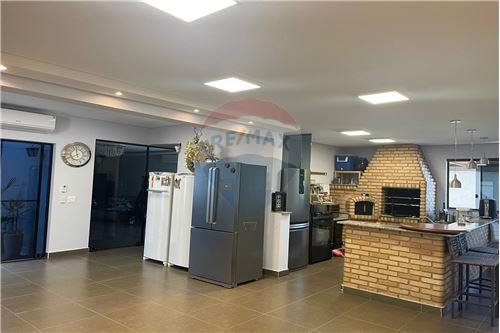 Casa de Condomínio - Alugar - Valinhos , São Paulo - salão de festas - 690851013-297