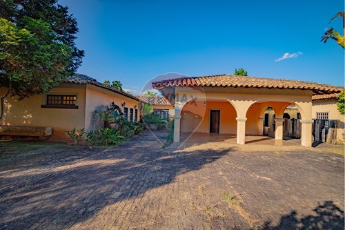 Venda-Casa de Condomínio-Laranja Azeda , Atibaia , São Paulo , 12946873-690921066-8