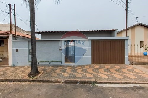 casas a venda em Araras - RE/MAX