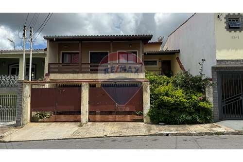 For Sale-House-R. Cel. Ayrton Gonçalves Froes , 108  - Jardim São Cristóvão , Bragança Paulista , São Paulo , 12906-040-690041040-31