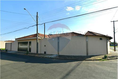 Venda-Casa-rua 4 com av. 66 , 773  - próximo a av. brasil  - Jardim América , Rio Claro , São Paulo , 13506-010-690811006-68