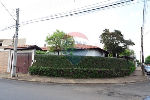 Venda-Casa-Avenida 52 A , 389  - Esquina com a Rua 7 JA  - Jardim América , Rio Claro , São Paulo , 13506051-690811015-140