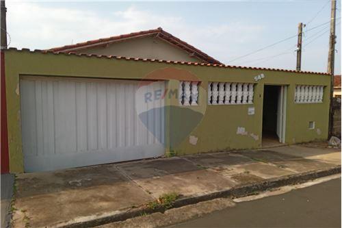 Venda-Casa-Rua Yolanda Piccolomini Massucci , 548  - Próximo a Escola Humberto Brasi  - Jardim Scomparim , Mogi Mirim , São Paulo , 13806-623-690751048-7