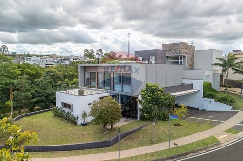 Venda-Casa de Condomínio-Rua Professor Gerlei Sérgio Rubin , 144  - em frente ao lago  - Loteamento Parque dos Alecrins , Campinas , São Paulo , 13098577-690681117-38