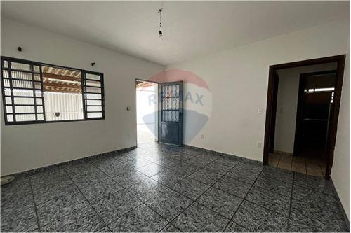 For Sale-House-Rua São Francisco de Assis , 464  - Vila Santa Libânia , Bragança Paulista , São Paulo , 12904-290-690041018-84