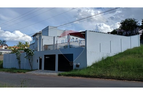 Venda-Casa-Rua dos Pinheiros , 365  - Centro , Águas de São Pedro , São Paulo , 13528148-690571076-24