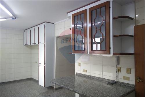 Apartamento à venda com 4 quartos, 221m² - Foto 3