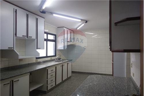 Apartamento à venda com 4 quartos, 221m² - Foto 7