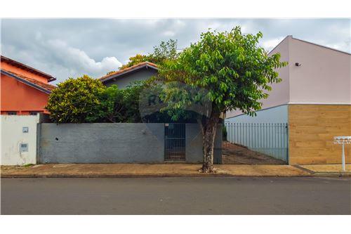 For Sale-House-Rua Padre Anchieta , 281  - Próximo ao coreto  - Jardim Santa Rita , Leme , São Paulo , 13611-359-690481005-60