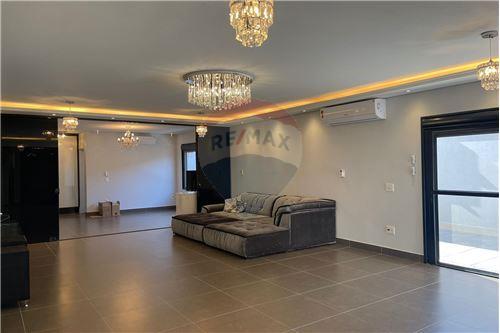 Casa de Condomínio - Alugar - Valinhos , São Paulo - 4 - 690851013-297