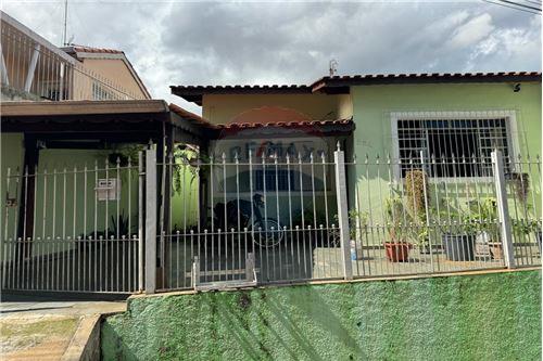 Venda-Casa-Rua Cândido Fontoura da Silveira , 254  - Subida da Balança  - Vila Gato , Bragança Paulista , São Paulo , 12903-020-690041052-8