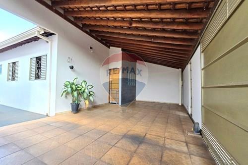 Venda-Casa-Av Dr Edson Baccarin , 34  - Jardim Serra Azul , Araraquara , São Paulo , 14806-305-690151041-5