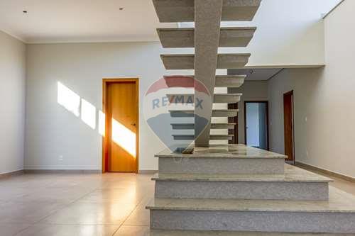 For Sale-Townhouse-rua Almerinda Ortenzi Leme , 185  - Santa Luzia , Bragança Paulista , São Paulo , 12926-690-690141013-85