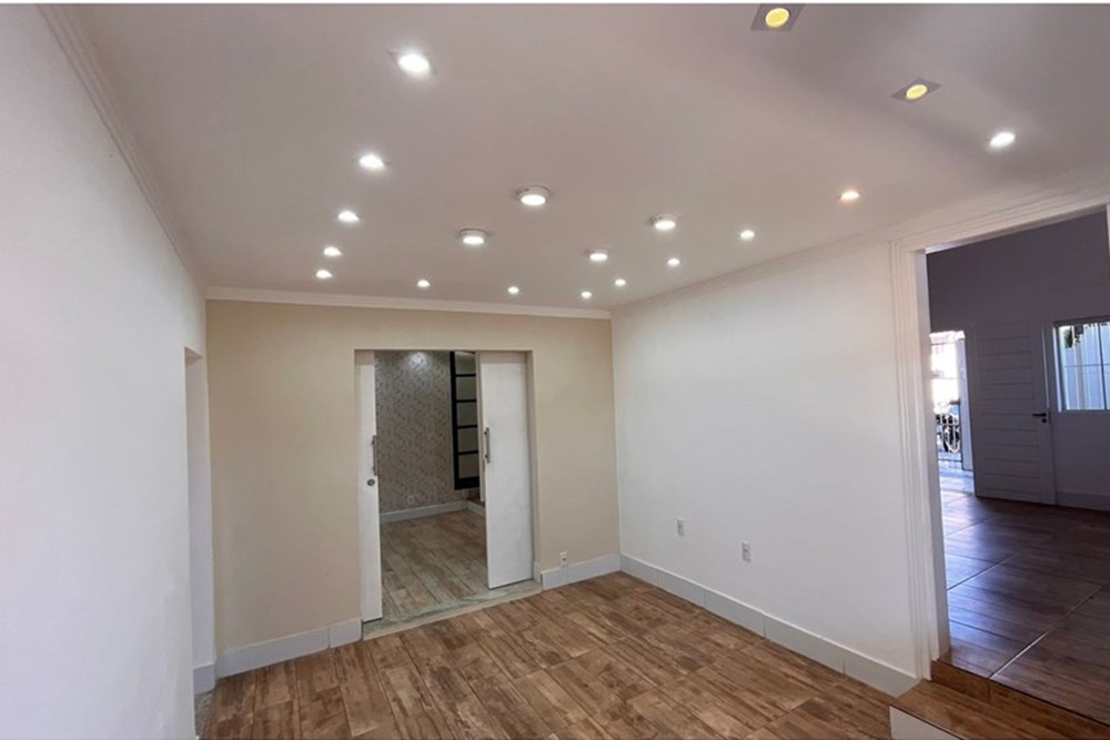 Casa para alugar com 4 quartos, 200m² - Foto 9
