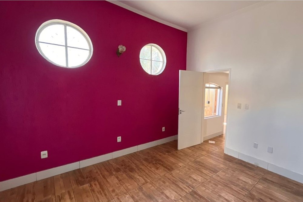 Casa para alugar com 4 quartos, 200m² - Foto 14