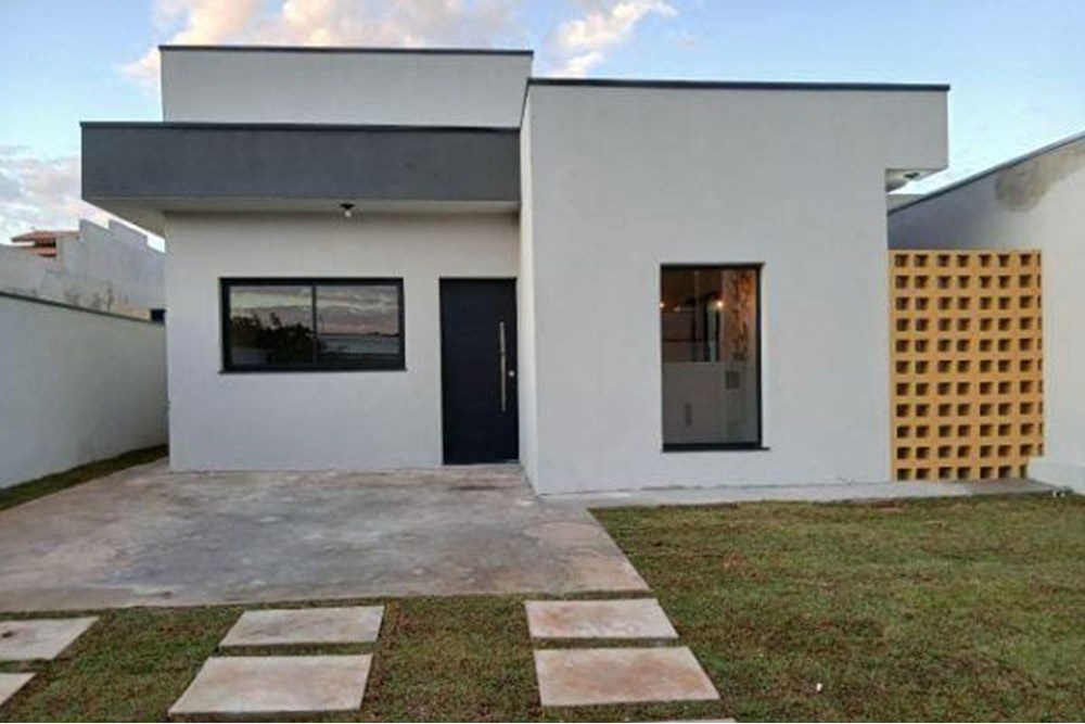 Casa à venda com 3 quartos, 75m² - Foto 1