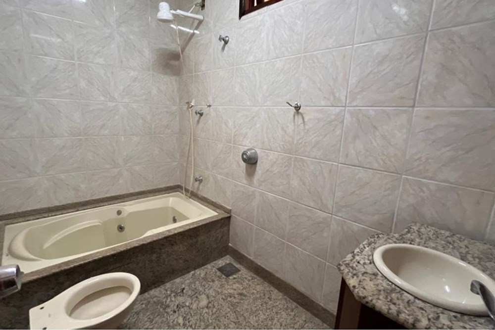 Casa para alugar com 4 quartos, 230m² - Foto 10