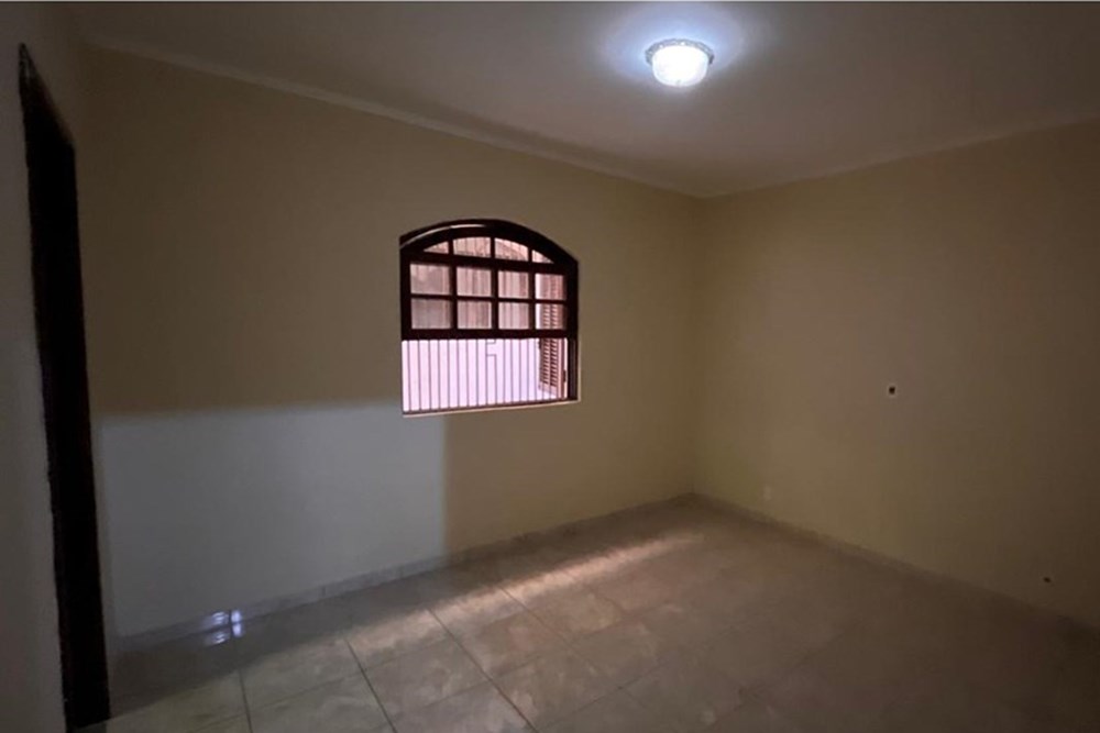Casa para alugar com 4 quartos, 230m² - Foto 7