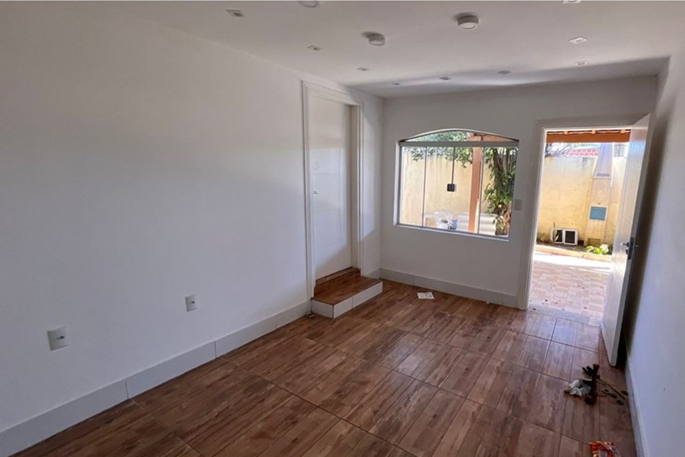 Casa para alugar com 4 quartos, 200m² - Foto 11