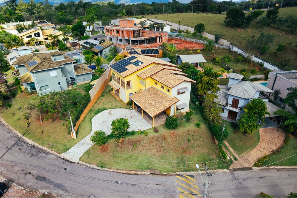 Casa de Condomínio à venda com 6 quartos, 440m² - Foto 2