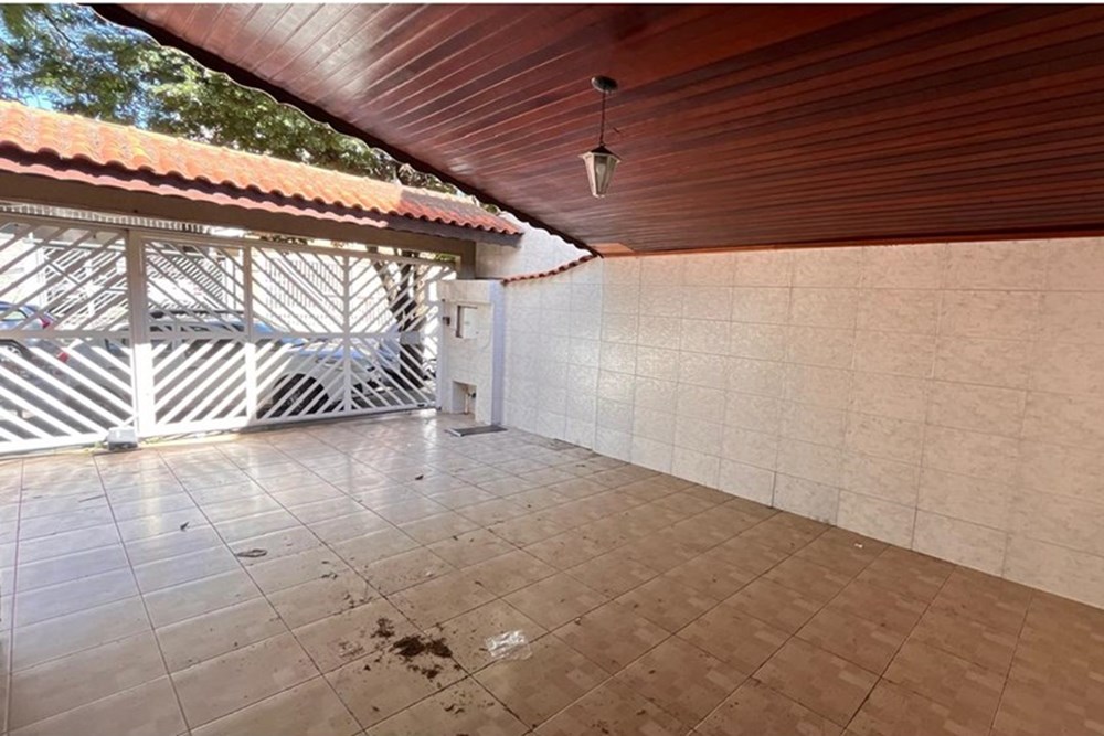 Casa para alugar com 4 quartos, 230m² - Foto 2