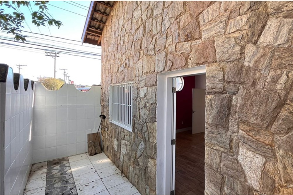 Casa para alugar com 4 quartos, 200m² - Foto 4