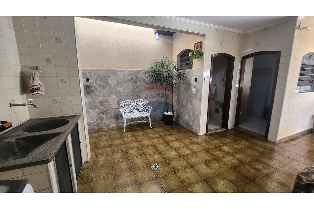 Casa à venda com 3 quartos, 250m² - Foto 43