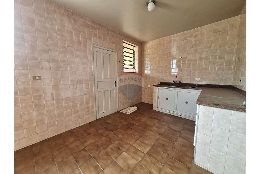 Casa à venda com 6 quartos, 249m² - Foto 46