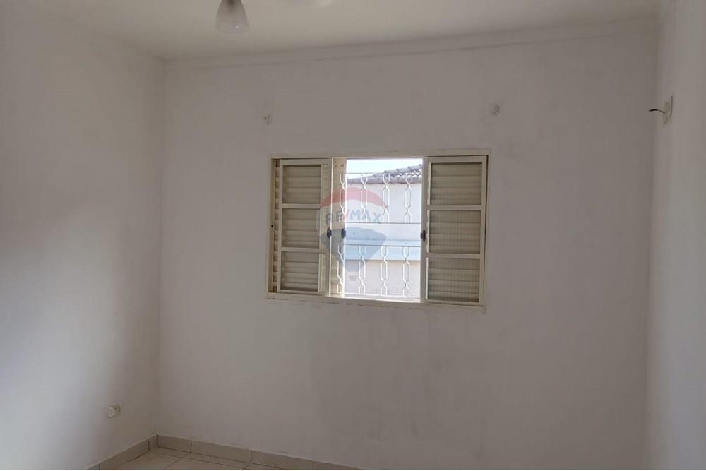 Casa para alugar com 2 quartos, 98m² - Foto 13