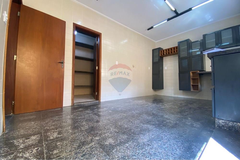 Sobrado - Venda - Campinas , São Paulo - PHOTO-2026-03-20-13-22-32.jpg - Despensa - 690511297-21