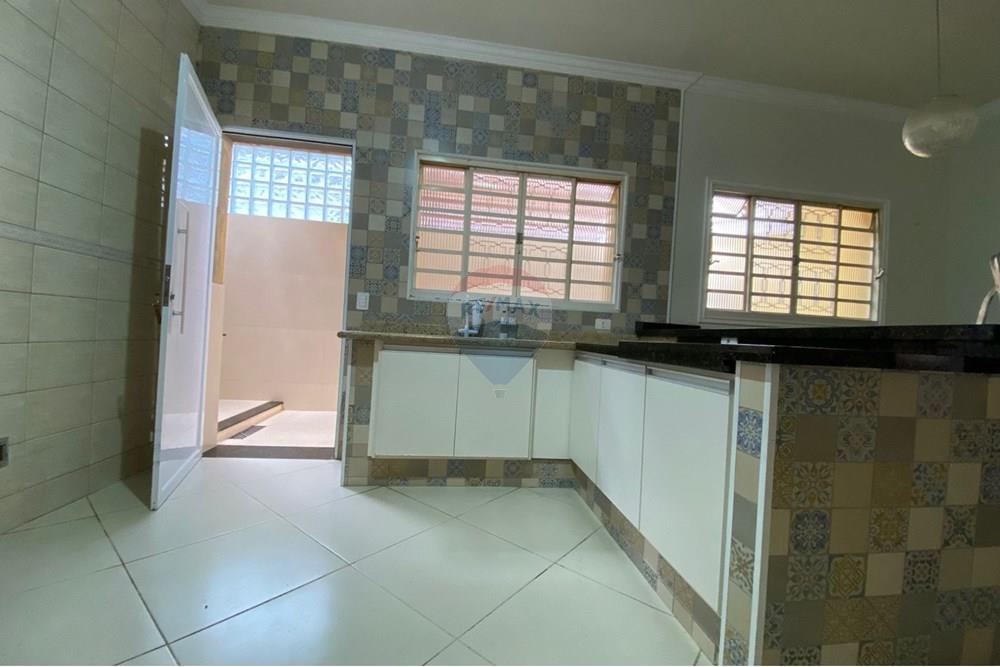 Sobrado - Venda - Bragança Paulista , São Paulo - WhatsApp Image 2025-06-12 at 15.59.04 (1).jpeg - 690141096-27