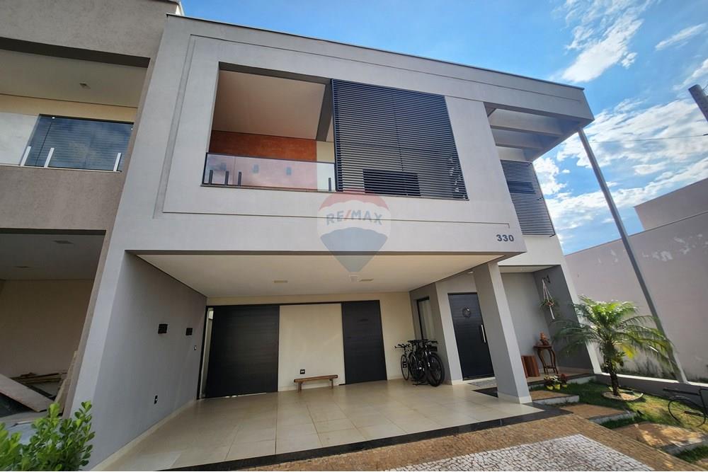 Casa à venda com 3 quartos, 179m² - Foto 1